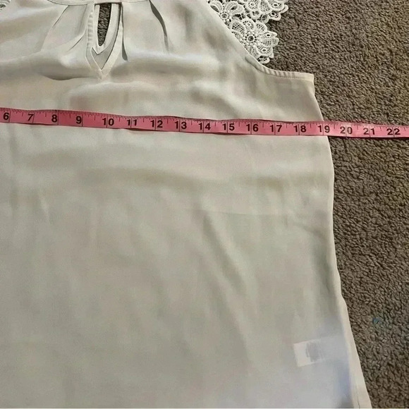 Express Women’s White Lace Sleeveless Blouse Size Small - Picture 4 of 9